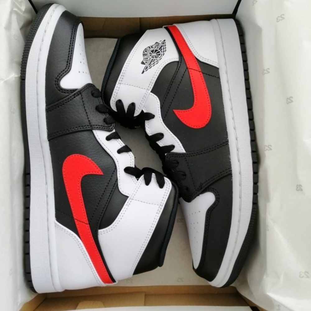 Nike Air Jordan 1 Retro Mid